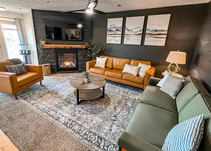 Remodeled Summit Condo At Snowshoe - Modern & Cozy