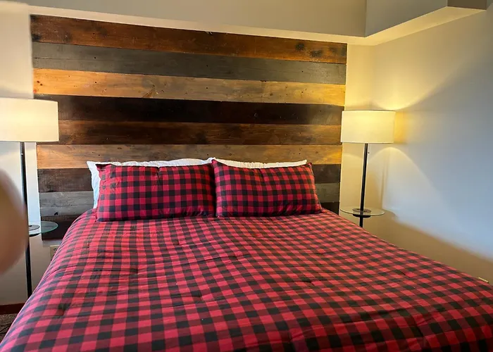 Slope-Side Snowshoe Village Condo